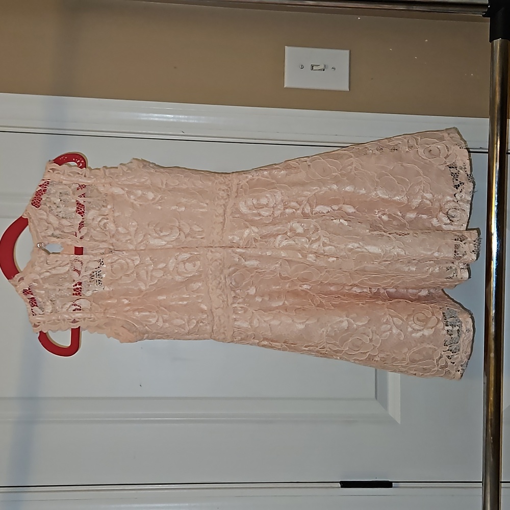 Dress - Picture 4 of 4